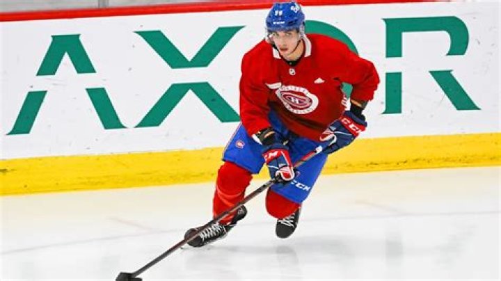 Canadiens prospect Logan Mailloux reportedly gets green light to play