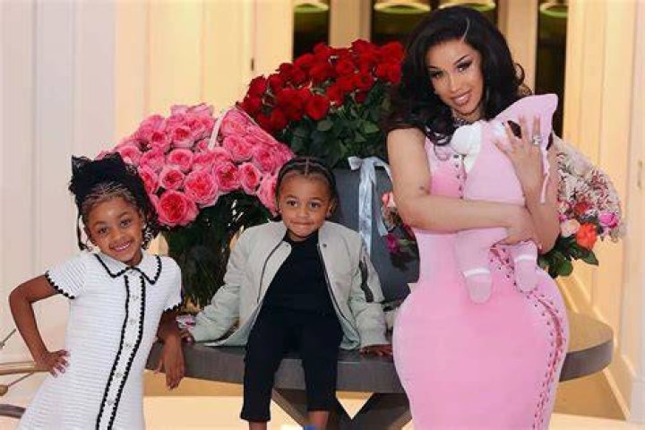Cardi B Mother 🇹🇹 Cardi b mother, Cardi b, Cardi