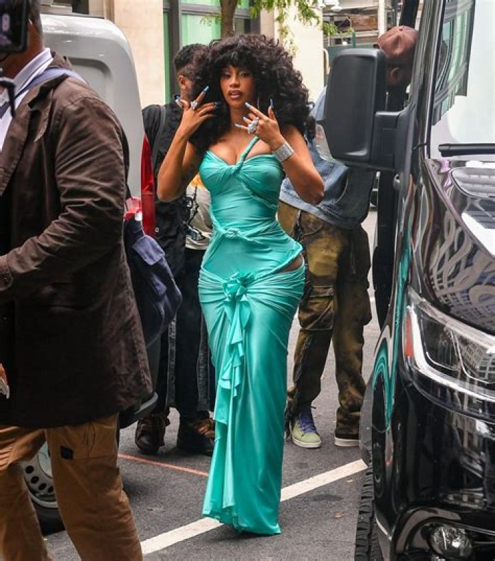 CARDI B Out and About in New York 01/08/2019 HawtCelebs
