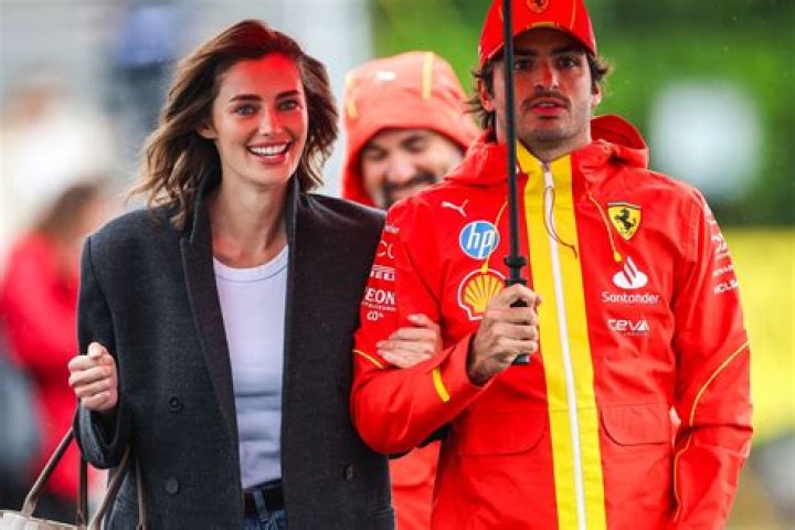 Carlos Sainz Jr. family, wife, children, parents, siblings