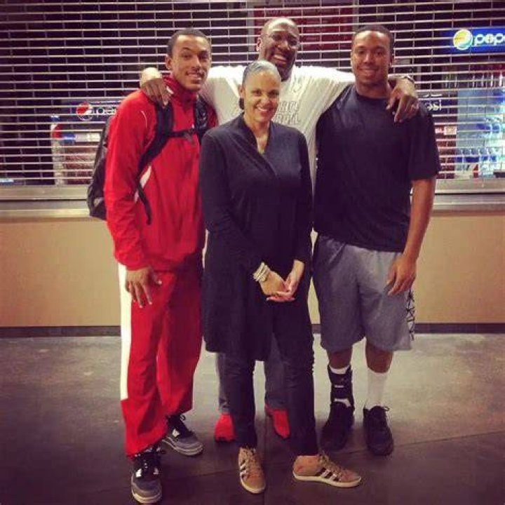 Carolyn Brown NBA Coach Mike Brown's Wife (Bio, Wiki)
