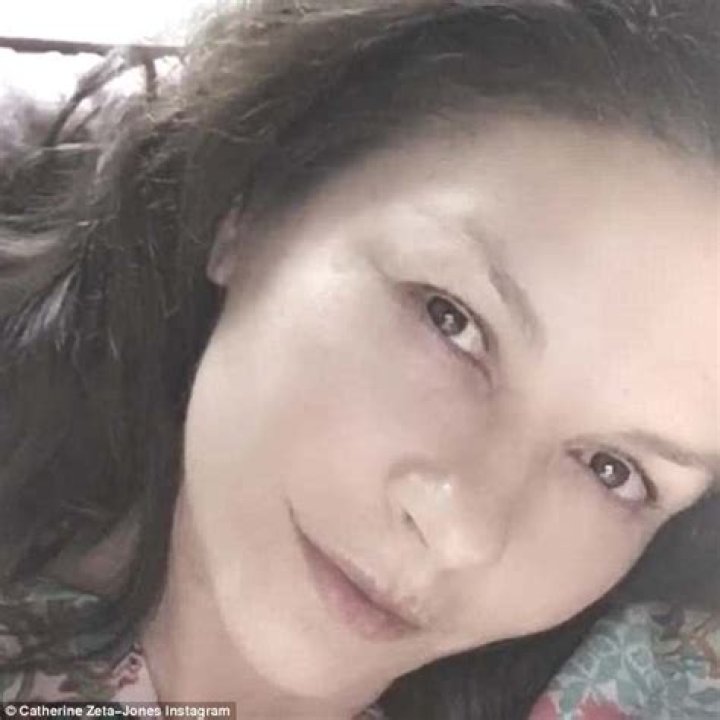 Catherine ZetaJones no makeup Stars not wearing makeup in 2018