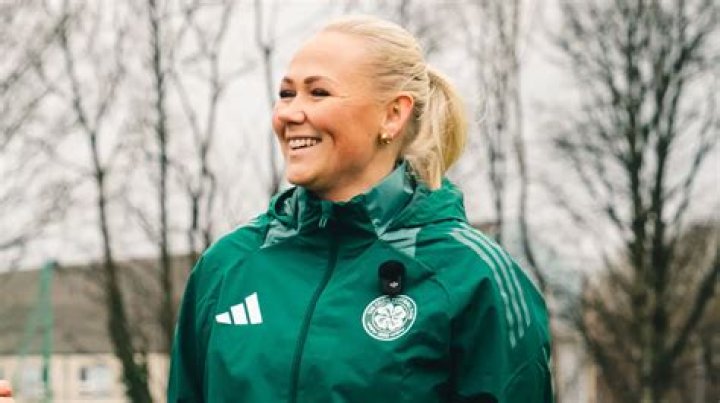 Cecilie Schmeichel afslører Blev kørt hjem fra skole af verdensstjerne