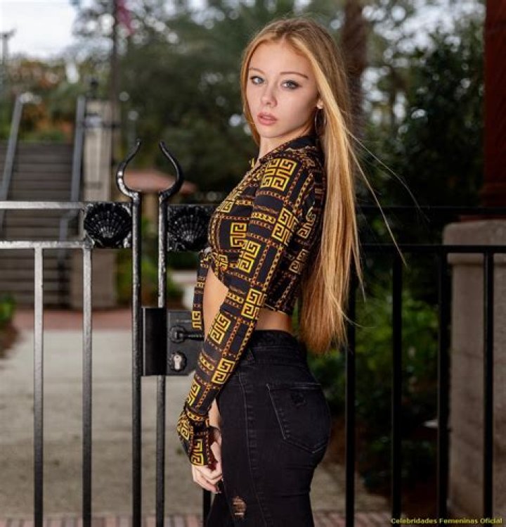 Celebridades Femeninas Oficial Hannah Kenerly Belleza Incipiente
