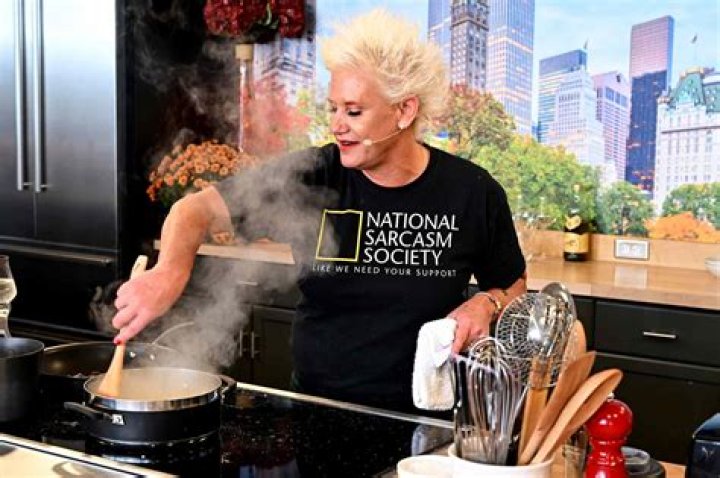 Celebrity chef Rachel Ray&rsquo;s New York home engulfed in massive fire