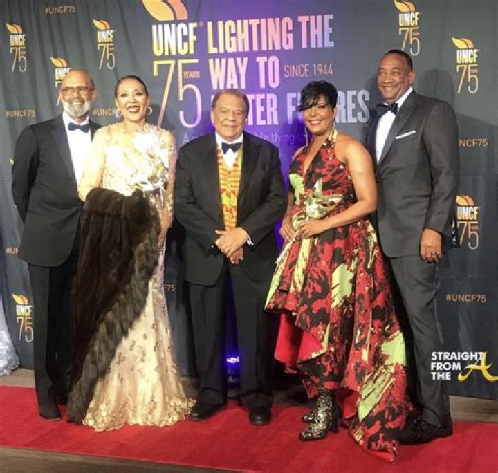Celebs Attend 38th Annual UNCF Mayor’s Masked Ball… (PHOTOS + VIDEO