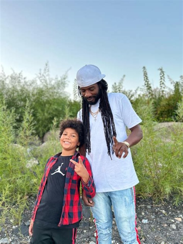 Check Out Bob Marley's Large Family as They Pose Together Showing Their