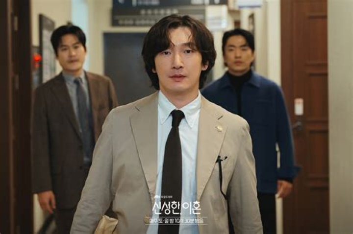 Cho Seung Woo On tvN's 'Forest of Secrets' Dating Life With Kang Hye