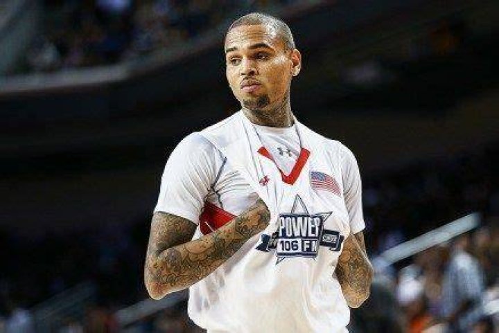 Chris Brown Trying To Repair Relationship With His Mom In Rehab in