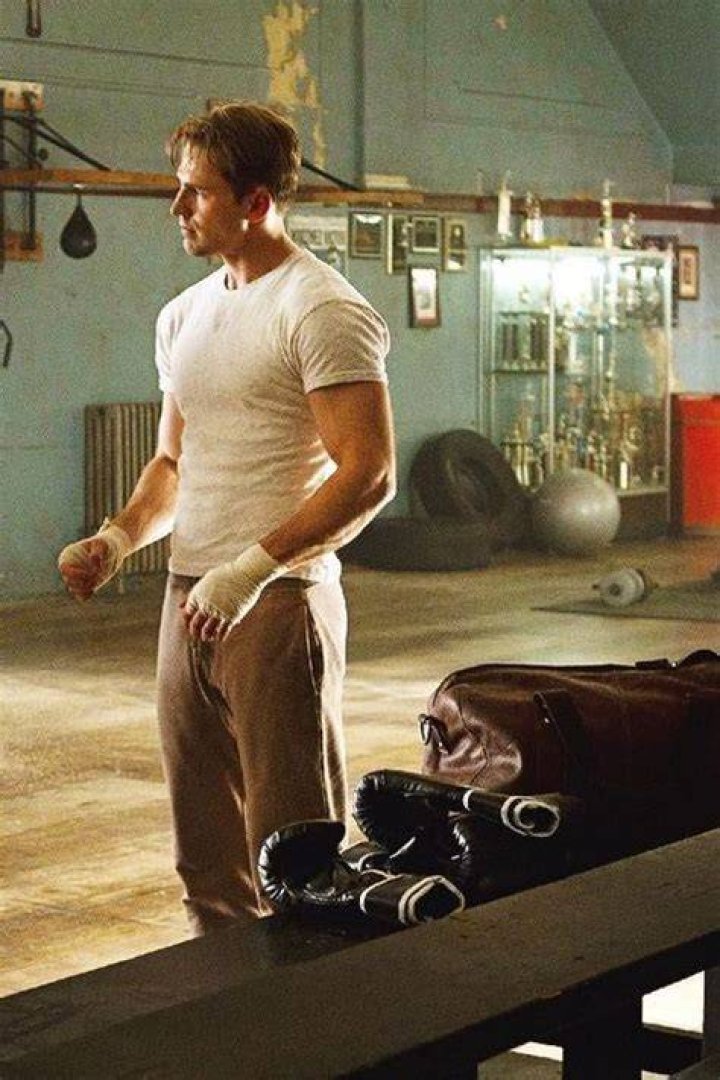 Chris Evans protects his feet with prosthetics as he shoots Captain