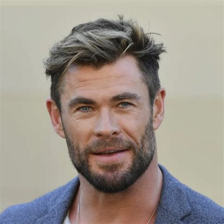 Chris Hemsworth BiographyWiki, Net Worth, Career Celeb Article