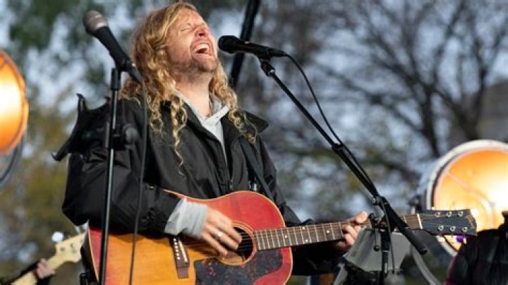 Christian Musician's Wife Dies Hours After Giving Birth to Healthy Girl