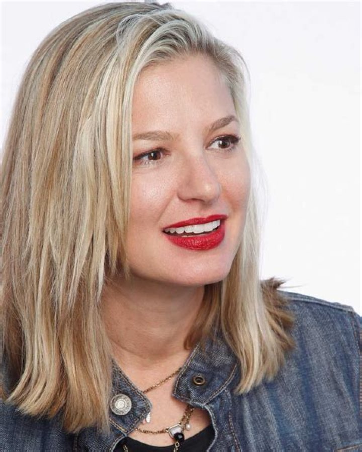 Christina Pazsitzky net worth, kids, dad, height, Netflix special