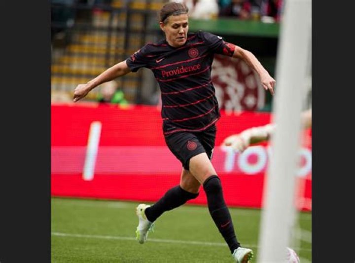 Christine Sinclair Partner Who Is Her Girlfriend?