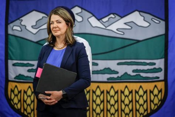 Chrystia Freeland to meet with farmers, tradespeople in Grande Prairie