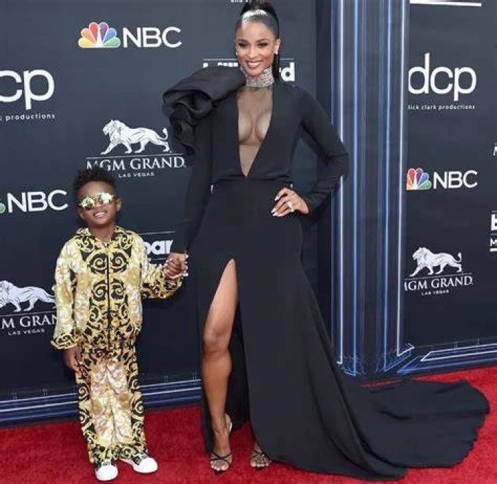 Ciara Net Worth, Age, Height, Husband, Daughter, Baby, Body, Hair Color