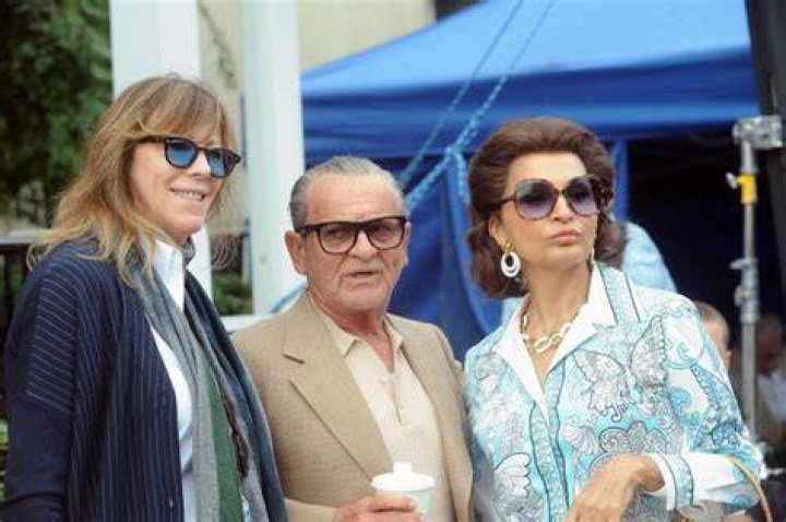 Claudia Haro Murder, Marriage with Joe Pesci, and Career Daily Hawker