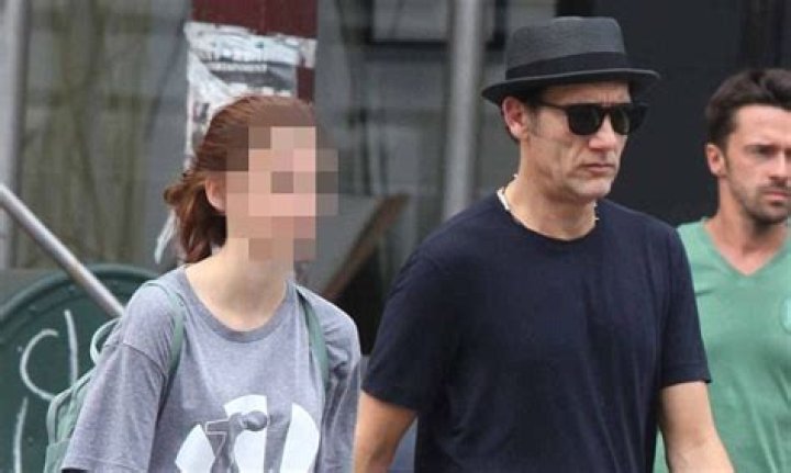 Clive Owen spends the day in New York with daughter Eve Daily Mail Online