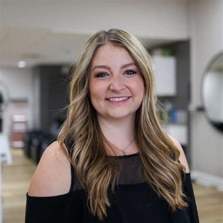 Colleen Brooks Salon deChelle