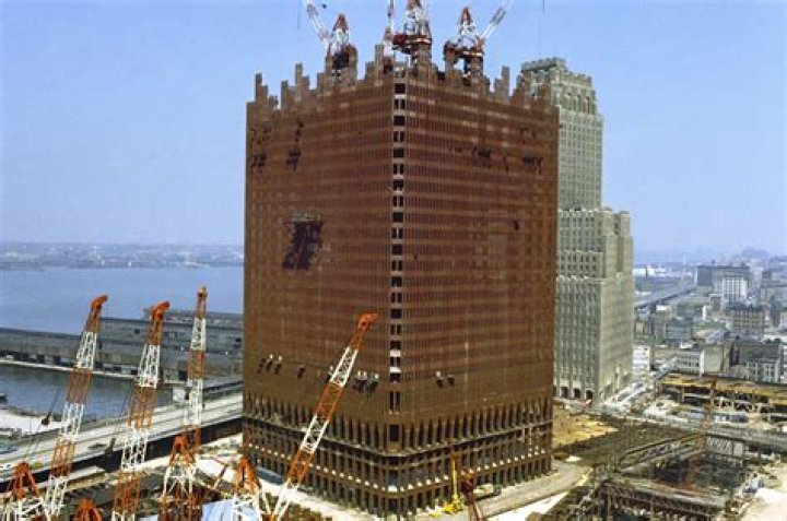 Construction of the IDL(Inner Dispersal Loop) in Tulsa. Tulsa, Oklahoma