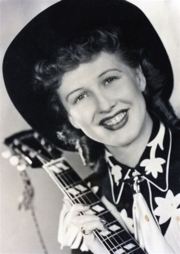 Country Star Bonnie Lou Dies At Age 91