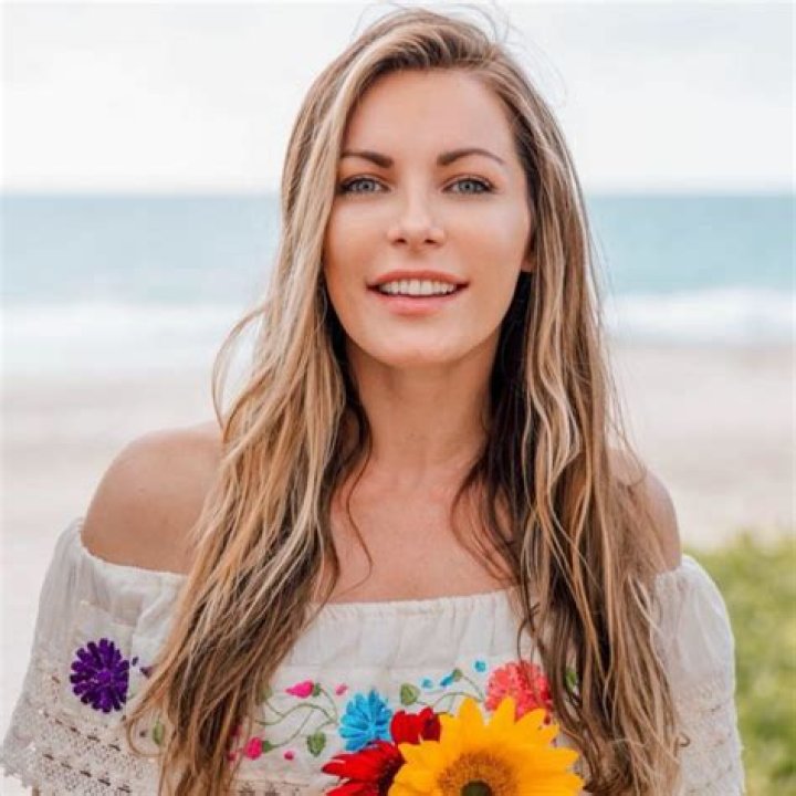 Crystal Hefner Sells Hollywood Hills Home Canyon News