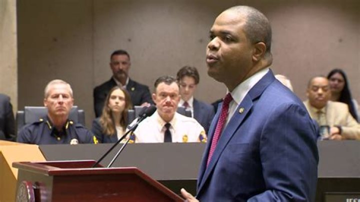 Dallas Mayorelect Eric Johnson working on plan to bring state police