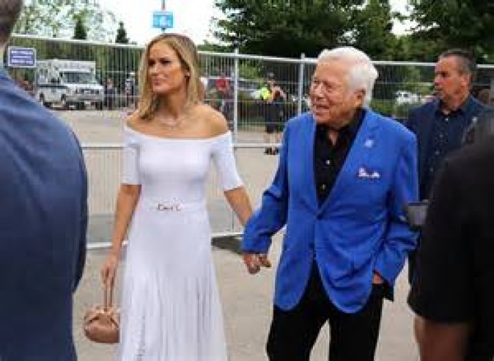 Dana Blumberg (Robert Kraft&rsquo;s Girlfriend) Biography, Age, Wiki, Height