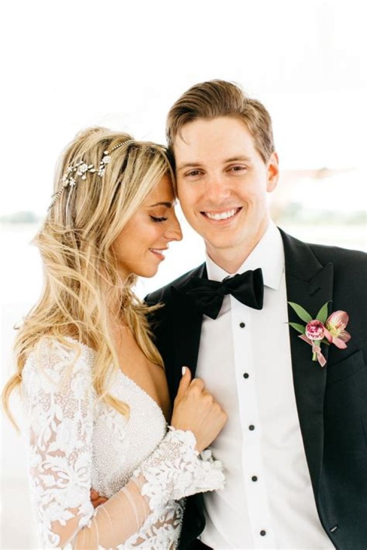 Dani Austin Weds Jordan Ramirez Lifestyle Blogger's Stylish Rustic