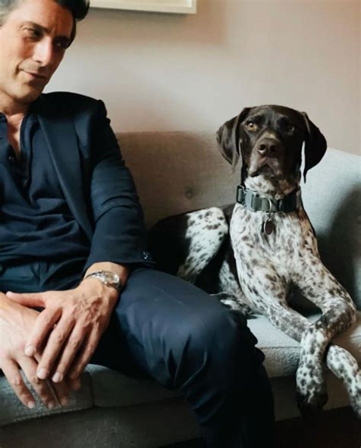 David Muir as you've never seen him before in photo that seriously