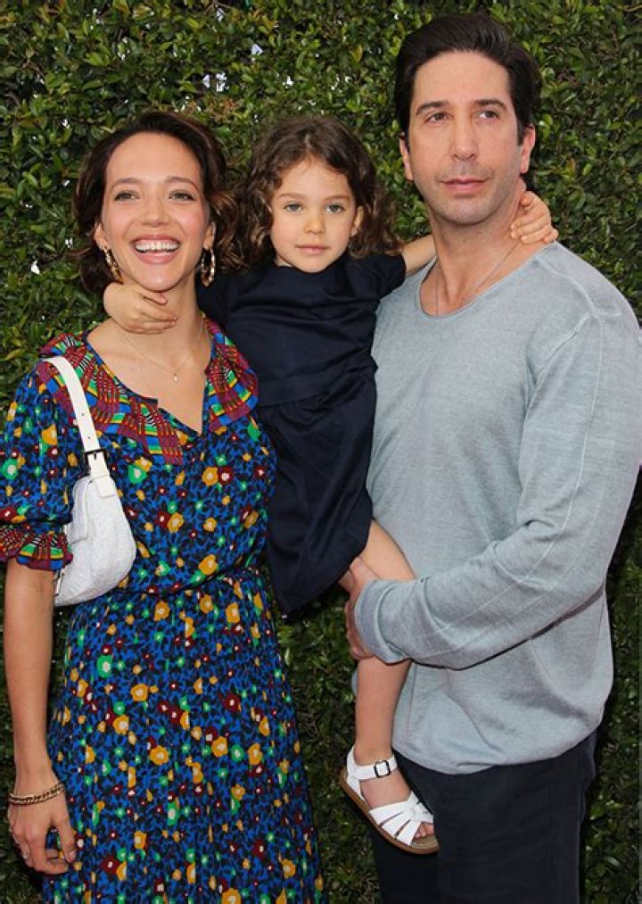 David Schwimmer cuddles daughter Cleo on red carpet pictures