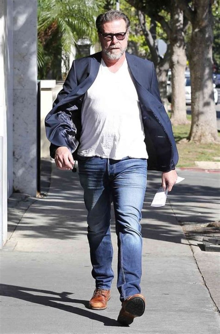 Dean McDermott Seen at Lawyer's Office