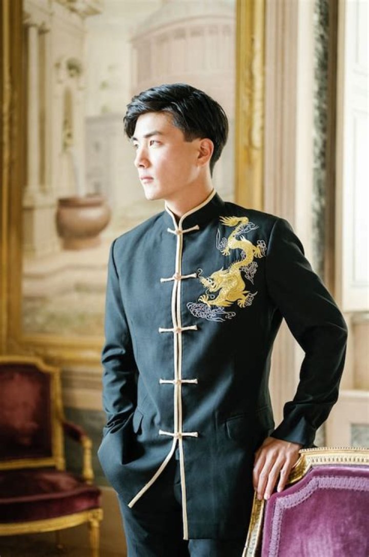 Do the Chinese wear wedding rings?