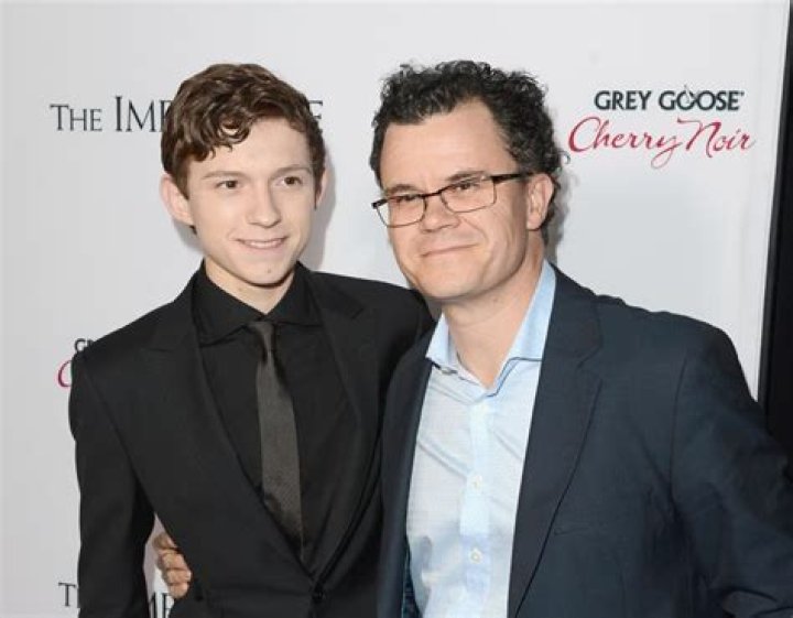 Dominic Holland, Edinburgh Fringe Festival review Modest dad deserves