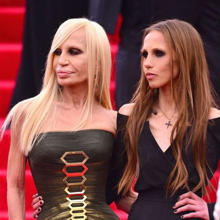 Donatella Versace and Daughter Donate 200,000 Euros to Milan Intensive