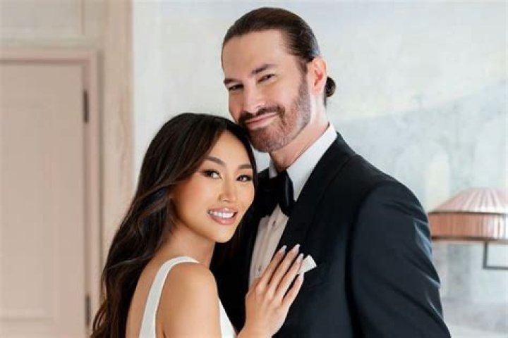 Dorothy Wang's Parents & Siblings Bling Empire Update!