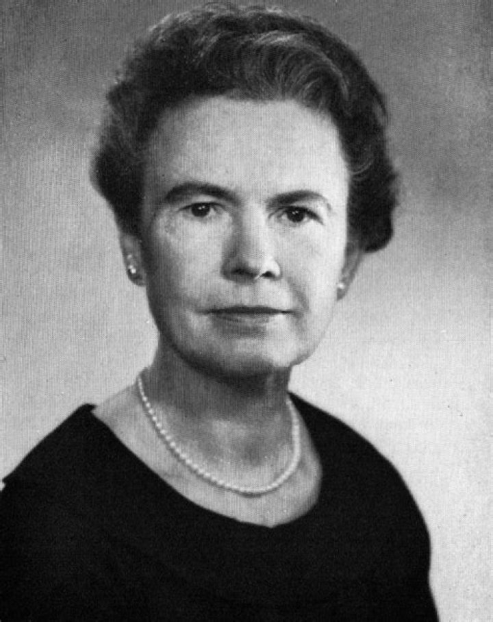 Dr Hattie Davis Wikipedia Age Family and Net Worth magdeburgpress