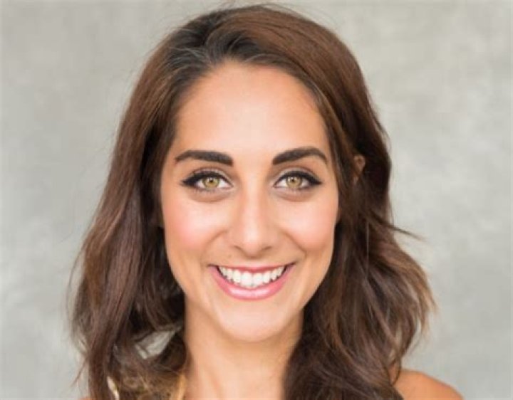 Dr Sara Kayat Wikipedia And Age Husband And Net Worth