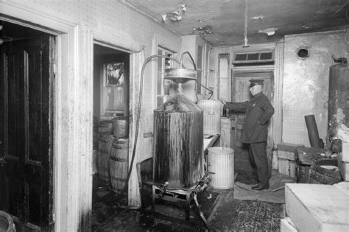 Dusting Off a Police Trove of Photographs to Rival Weegee’s The New