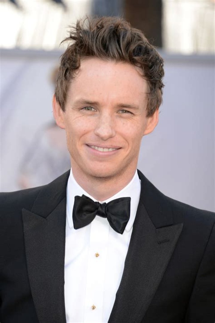 Eddie Redmayne's childhood holiday home for rent for &pound;9,000 per week