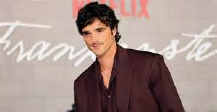 El actor de 'The Chosen' Jonathan Roumie comparte un momento jovial con