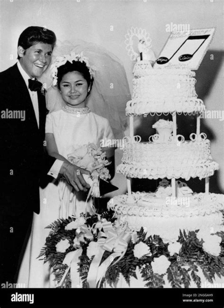Elaine Okamura Wayne Newton's Former Wife Background, Career, Net