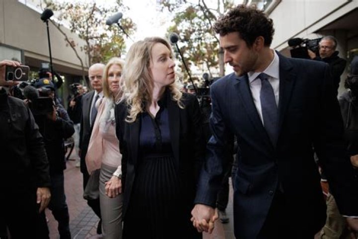 Elizabeth Holmes Gives Birth to 2nd Child, Asks to Remain Free Pending