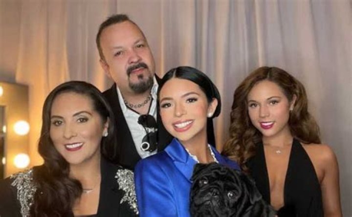 Ella es Aneliz &Aacute;lvarez Alcal&aacute;, la mam&aacute; de &Aacute;ngela Aguilar CHIC Magazine