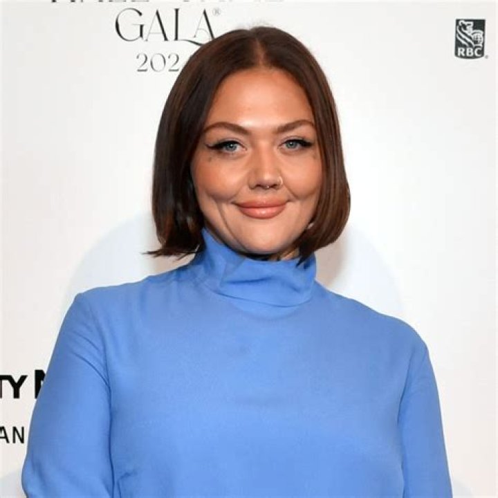 Elle King Shares Photo of Her "Angel" Mother Cooking Her Placenta After