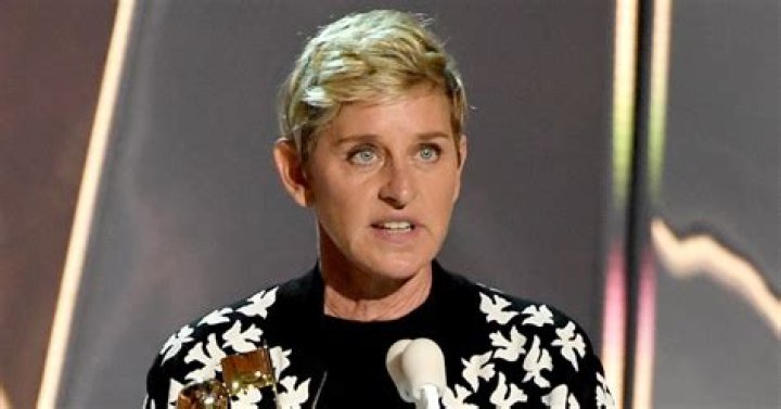Ellen DeGeneres’ Father Elliot Died & Her Story About Him Will Bring A