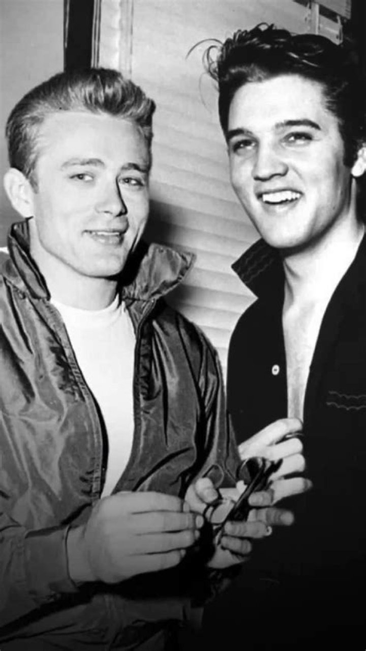 Elvis and his mom Elvis presley pictures, Elvis presley videos, Elvis