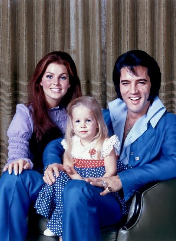 Elvis And Priscilla Presley's Mobile Home Sold At Auction For 67,000