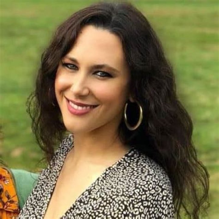 Emily Evelyn Chase Bio, Age, Net Worth, Single, Facts