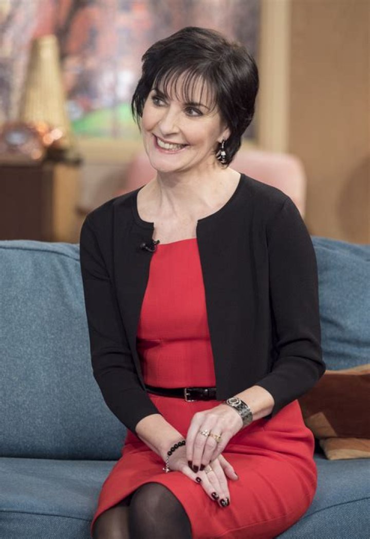 Enya Photos Of The New Age Singer Hollywood Life